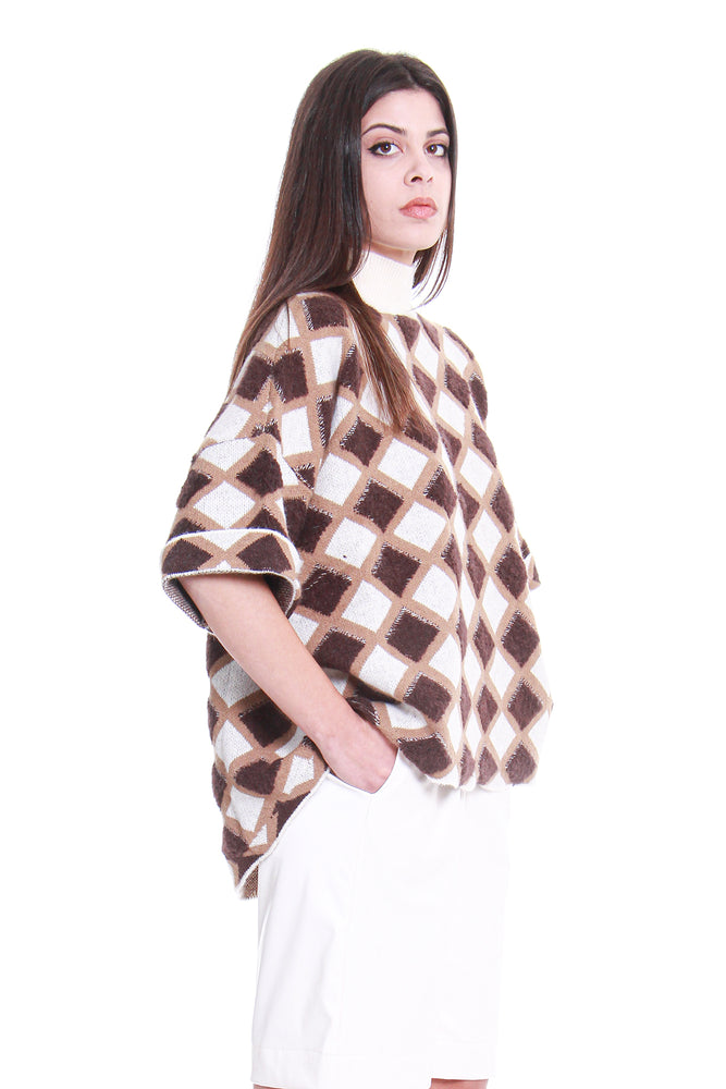 
                  
                    Load image into Gallery viewer, Knitted Brown - Knitwear E-mio
                  
                