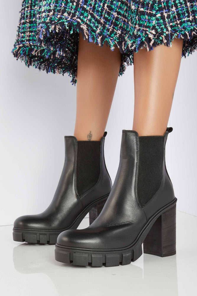 
                  
                    Load image into Gallery viewer, Ankle Boot Black Leather
                  
                