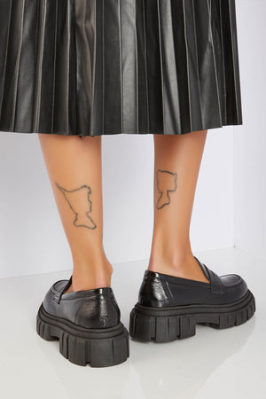 
                  
                    Load image into Gallery viewer, Leather Shoes Black - Naplak loafer
                  
                